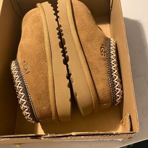 Uggs kids size 8